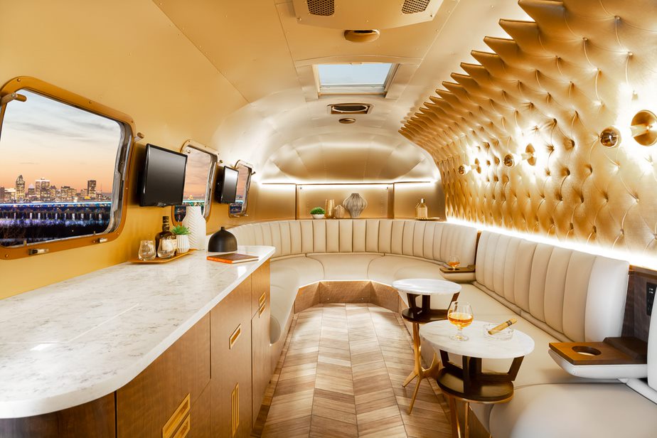 Design Elements That Define the Airstream Lounge Experience