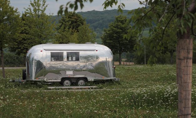 Luxury on Wheels: The Appeal of Ultimate Airstreams in the Glamping Industry